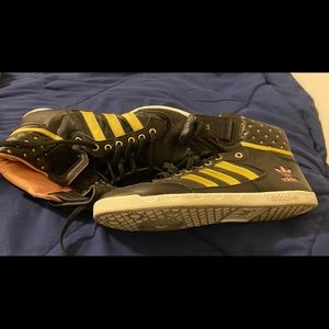 Ladies Adidas Sneakers